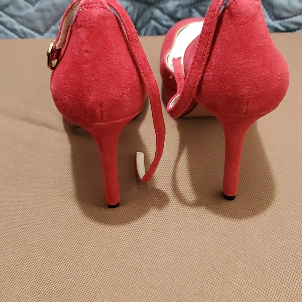 Red pumps with ankle strap size 9 - Picture 3 of 4